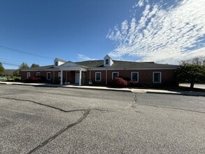 1149 Old Country Rd, Riverhead, NY for lease Building Photo- Image 1 of 9