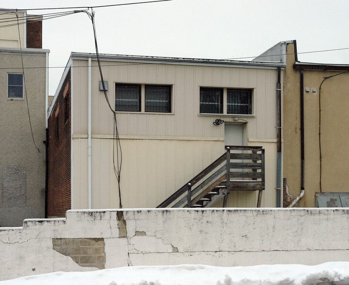 256 E High St, Pottstown, PA à vendre - Photo du bâtiment - Image 3 de 3