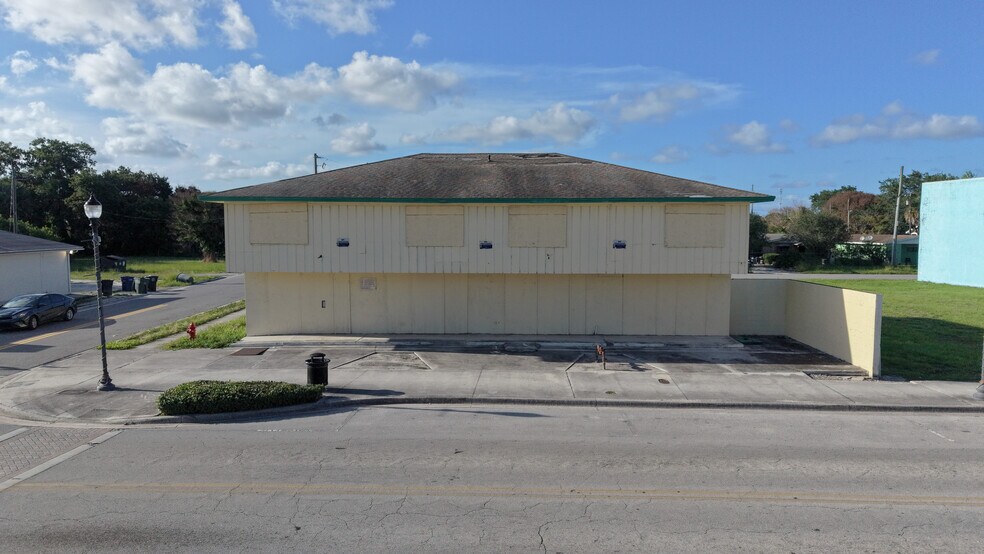 1140 Avenue D, Fort Pierce, FL à vendre - Photo du bâtiment - Image 1 de 7