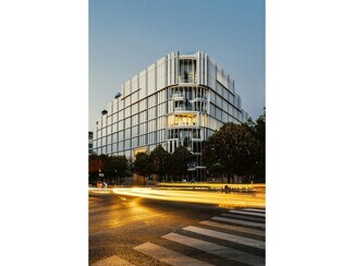 Plus de détails pour 2 Avenue Du Stade De France, Saint-Denis - Bureau à louer