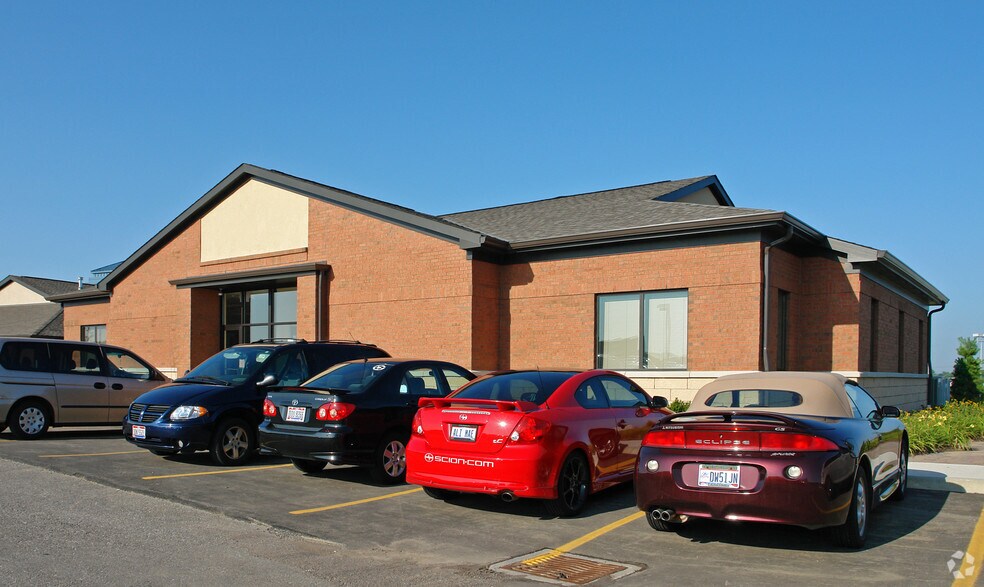 7602 Tylers Place Blvd, West Chester, OH à vendre - Photo du bâtiment - Image 2 de 7