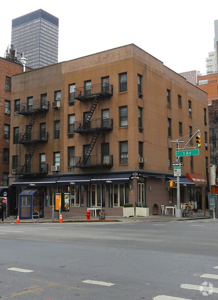 905 First Ave, New York, NY for lease - Primary Photo - Image 1 of 4