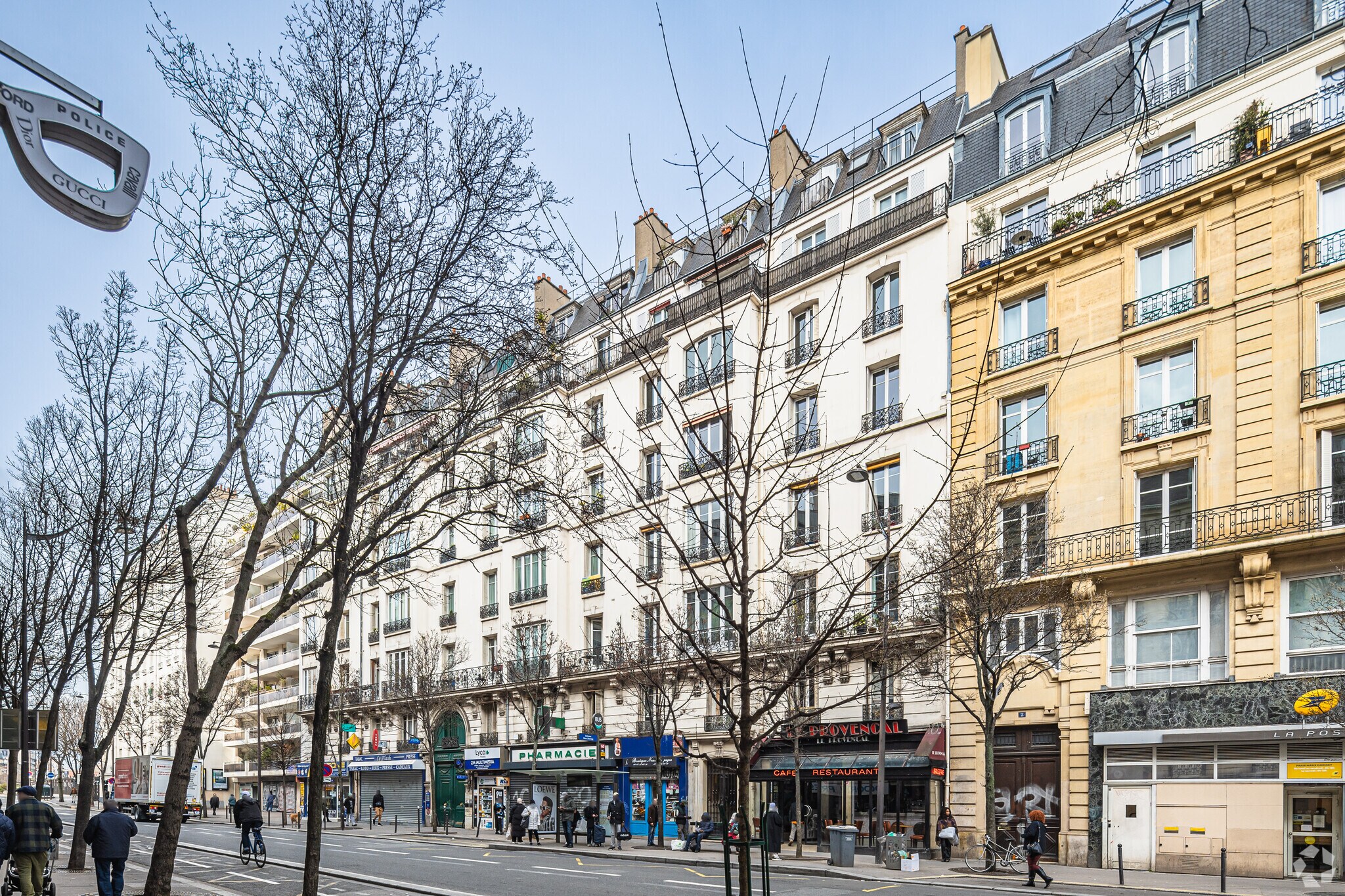 Retail in Paris for lease Primary Photo- Image 1 of 6