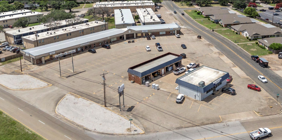 7023-7039 Sanger Ave, Waco, TX for sale - Building Photo - Image 1 of 4