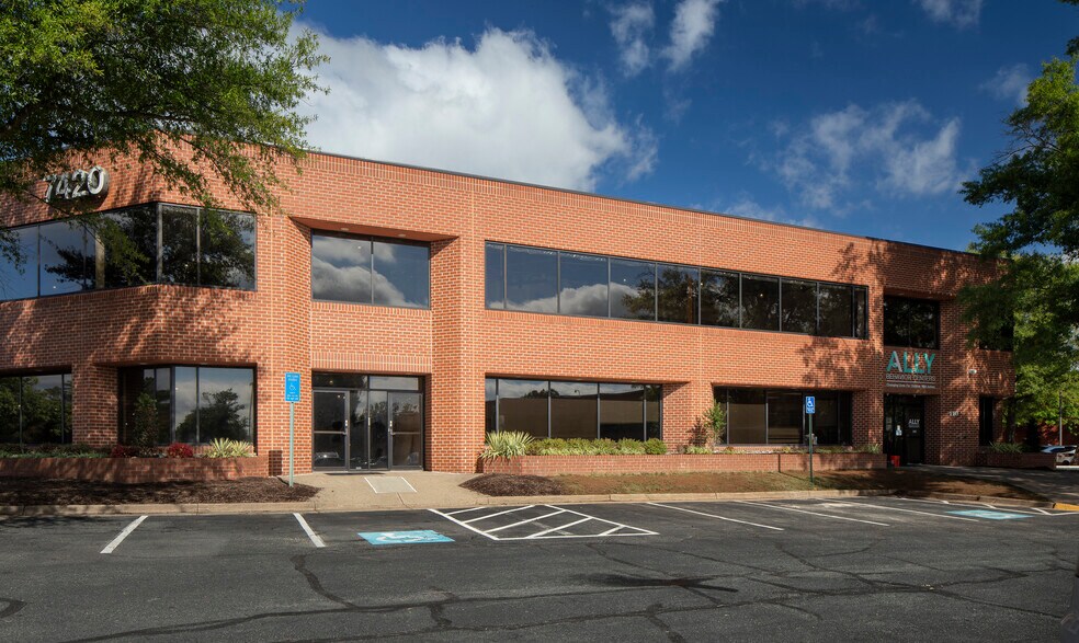 7420 Fullerton Rd, Springfield, VA à louer - Photo du bâtiment - Image 2 de 7