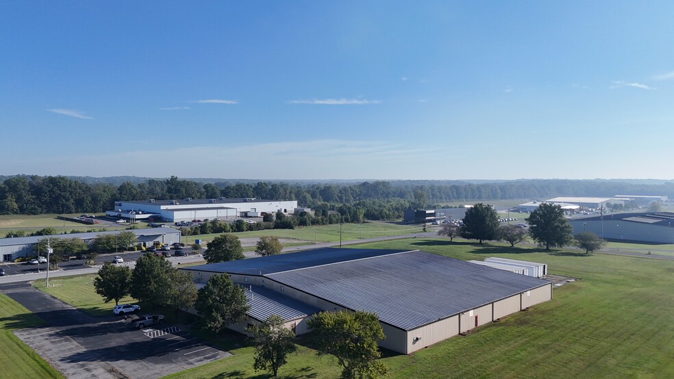 3332 US Highway 641 N, Murray, KY for lease - Primary Photo - Image 1 of 12