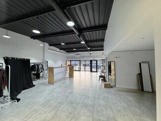 Plus de détails pour Commerce de détail à louer