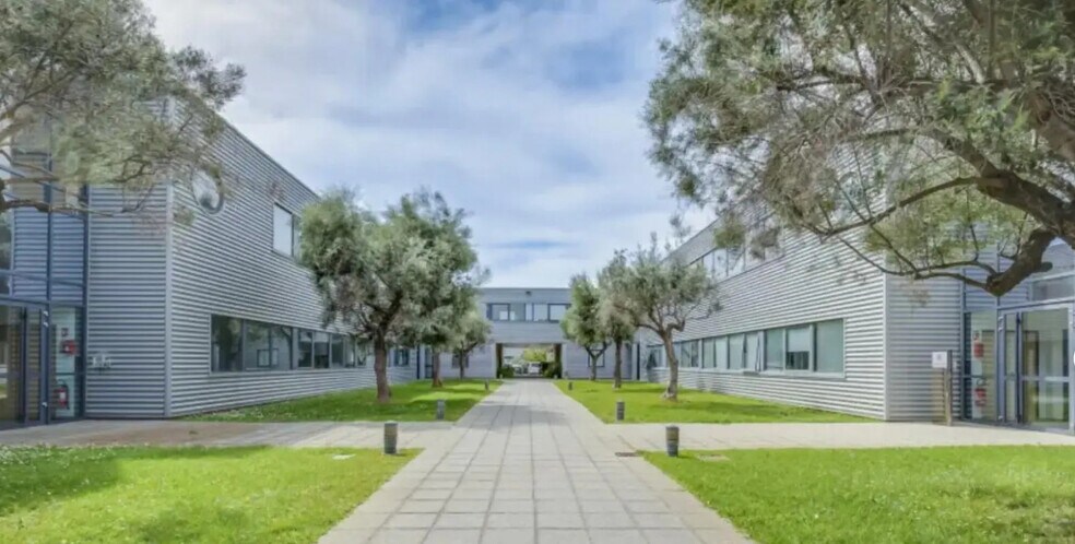 17 Allée Roussin-Condorcet--Marcel Provence, Marseille for lease - Building Photo - Image 3 of 12