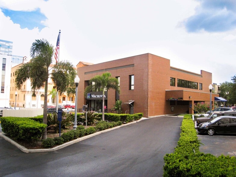 125 5th St S, Saint Petersburg, FL for lease - Building Photo - Image 2 of 5