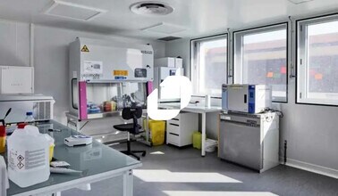 Office in Lyon for lease Interior Photo- Image 2 of 13
