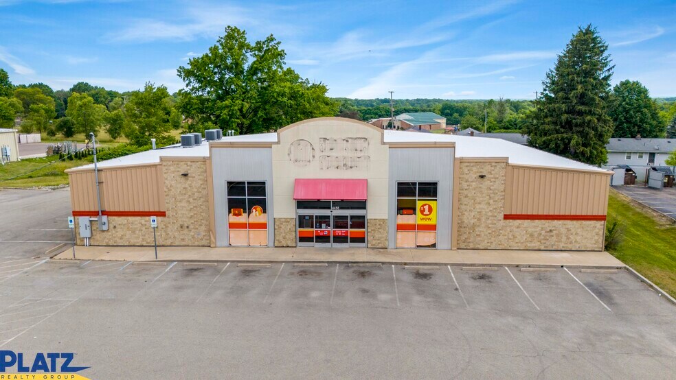 4450 Mahoning Ave, Youngstown, OH à vendre - Photo du bâtiment - Image 2 de 13