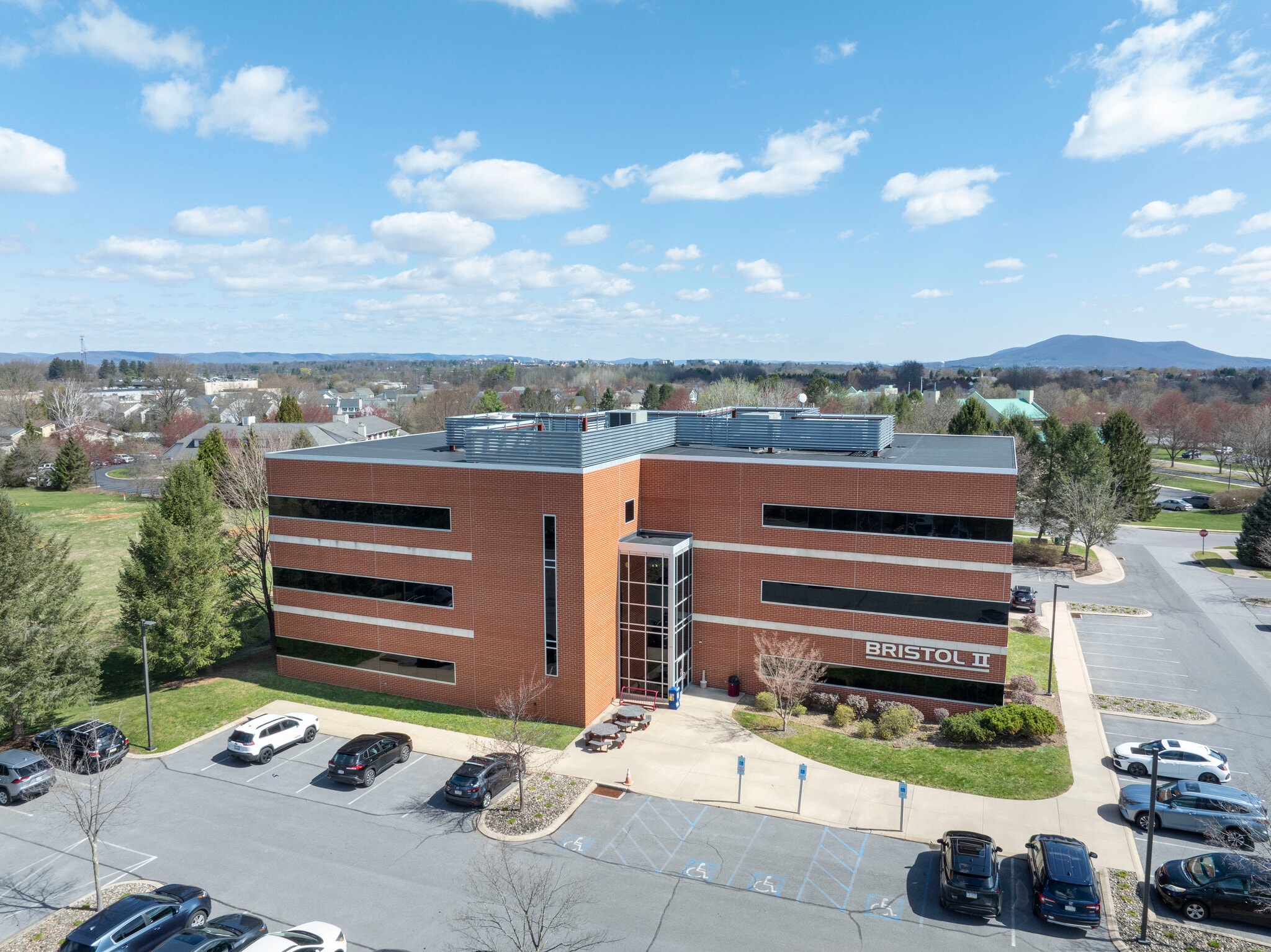 2601 Gateway Dr, State College, PA for sale Primary Photo- Image 1 of 22