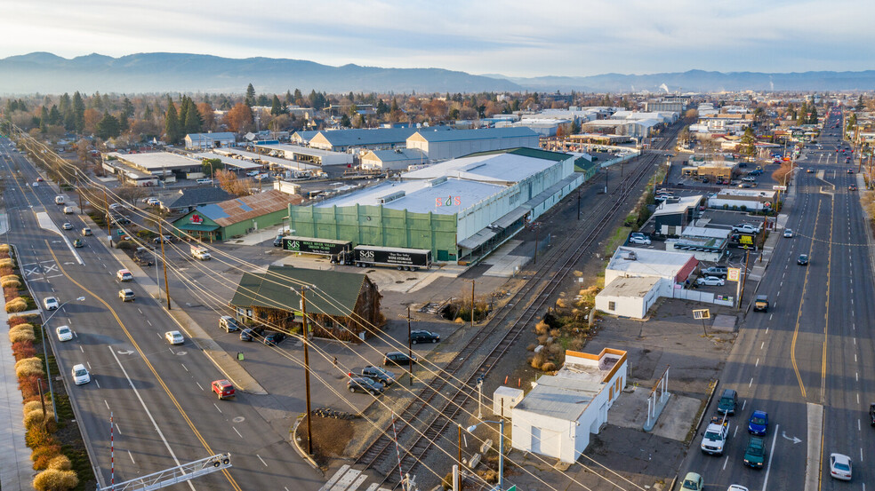 18 Stewart Ave, Medford, OR à vendre - Photo du bâtiment - Image 1 de 1