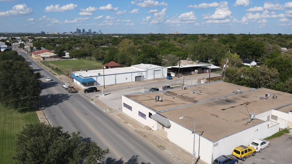 3579 McCart Ave, Fort Worth, TX for sale - Building Photo - Image 2 of 16