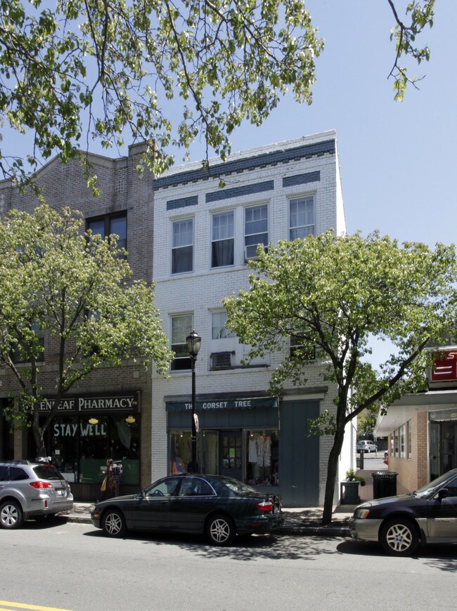 Plus de détails pour 542 Warburton Ave, Hastings-on-Hudson, NY - Bureau à vendre