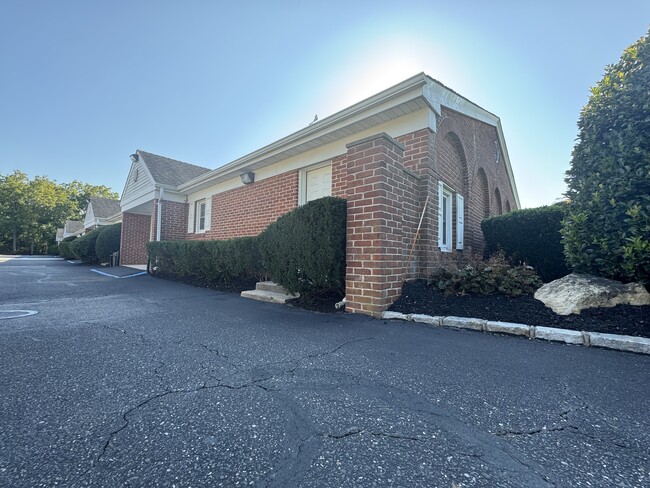 More details for 200 E Main St, Smithtown, NY - Office for Lease