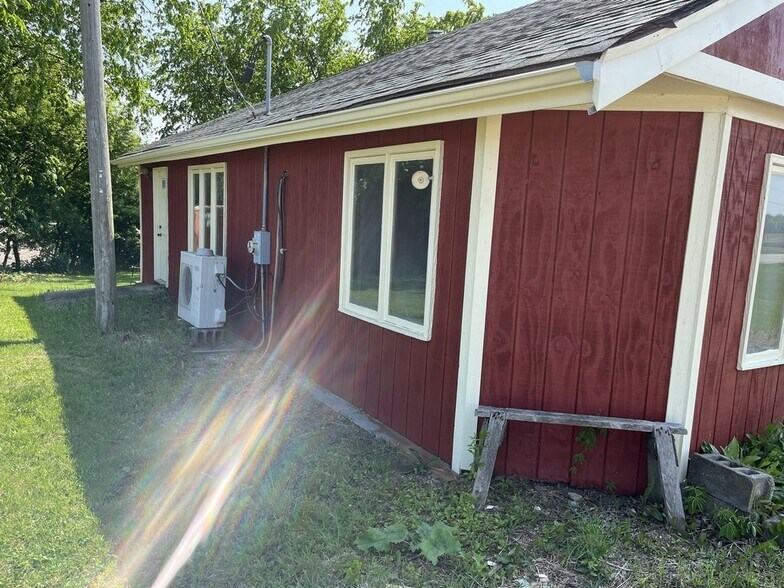 43W461 US Highway 20, Hampshire, IL à vendre - Photo principale - Image 1 de 1