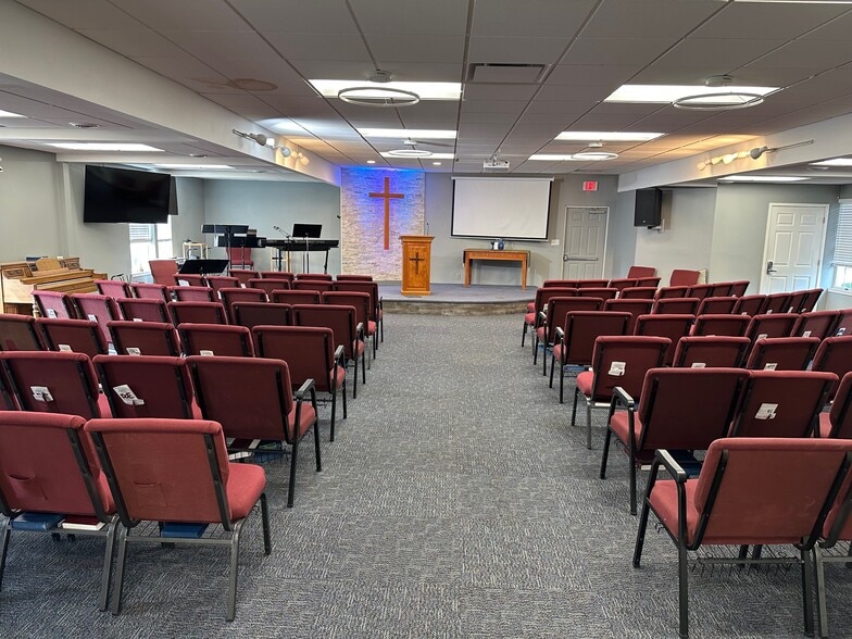 5050 Linglestown Rd, Harrisburg, PA for sale - Building Photo - Image 3 of 7