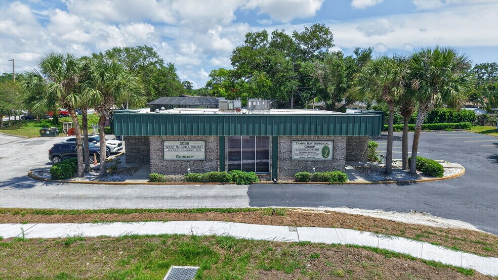 2039 Indian Rocks Rd, Largo, FL à louer - Photo du bâtiment - Image 3 de 37