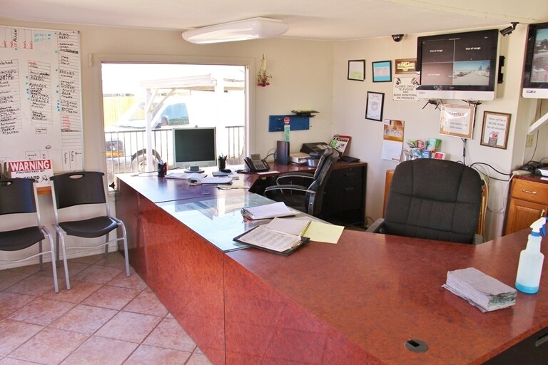 26068 5th St, San Bernardino, CA à vendre - Photo intérieure - Image 3 de 7