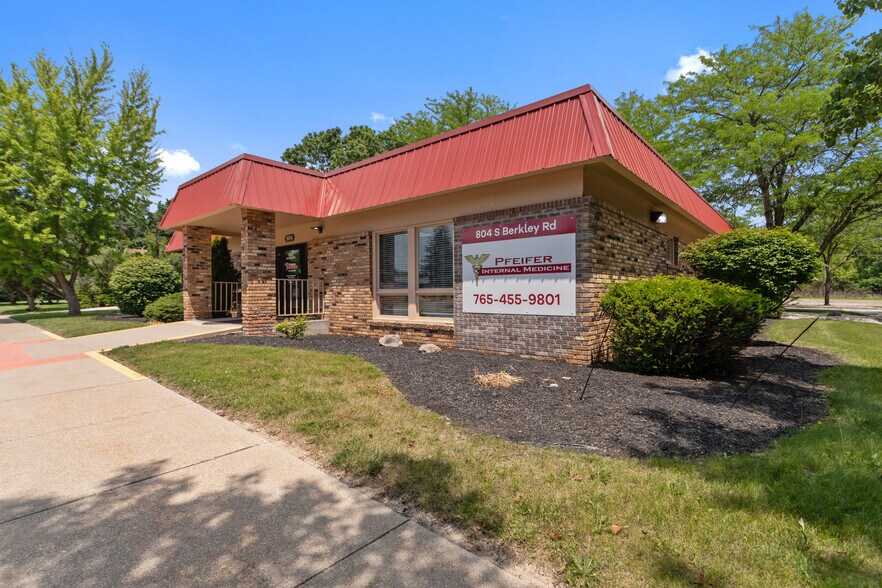 804 Berkley Road Rd, Kokomo, IN for sale - Primary Photo - Image 1 of 39