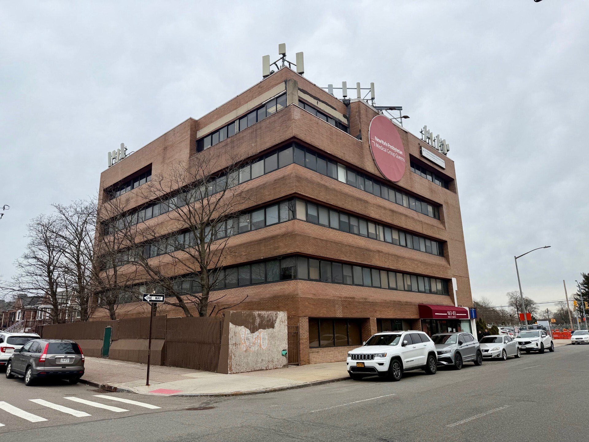 163-03 Horace Harding Expy, Fresh Mdws, Fresh Meadows, NY for sale Primary Photo- Image 1 of 25