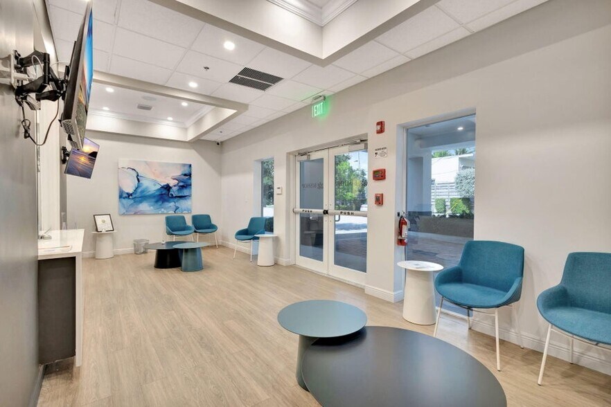 402 SE 6th Ave, Delray Beach, FL à louer - Hall d’entrée - Image 3 de 38