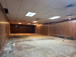 510 S 1st Ave, Sioux Falls, SD for lease Interior Photo- Image 2 of 2
