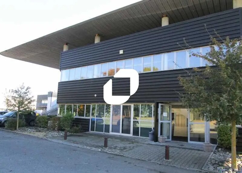 Office in Mérignac for lease Building Photo- Image 1 of 16
