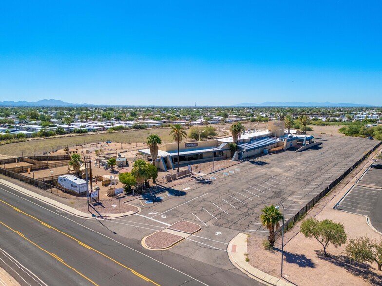 220 S Delaware Dr, Apache Junction, AZ à vendre - Photo du bâtiment - Image 2 de 3