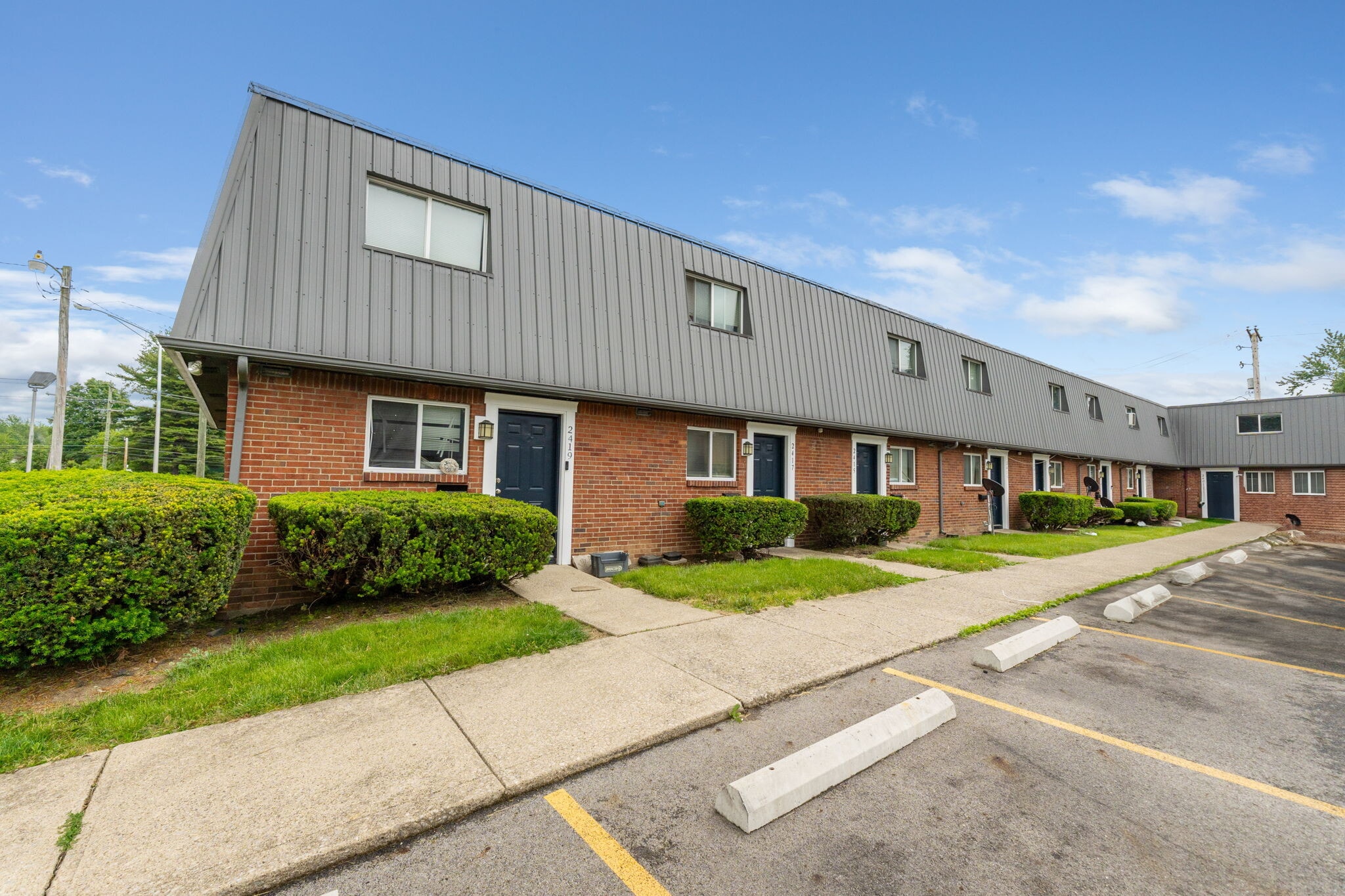 2373 Belcher Dr, Columbus, OH à vendre Photo du bâtiment- Image 1 de 32