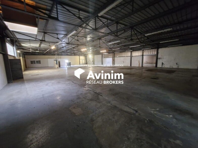 Industrial in Thorigny Sur Marne for lease - Interior Photo - Image 2 of 12
