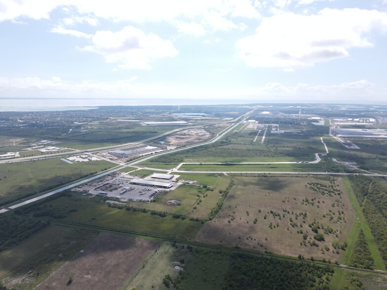 Kilgore Parkway, Baytown, TX à louer - Photo du b timent - Image 3 de 6