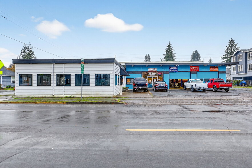 814 E 2nd St, Newberg, OR à vendre - Photo du bâtiment - Image 2 de 24