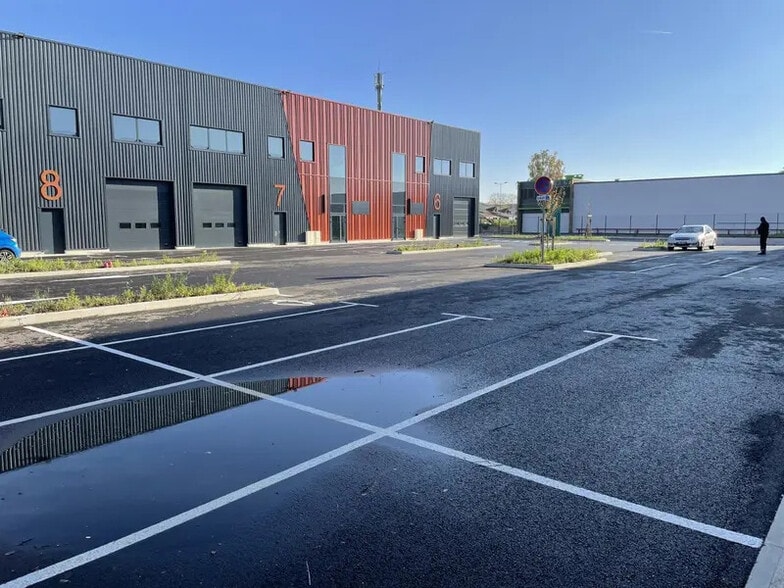 Flex in SAINT-OUEN-L'AUMONE for lease - Building Photo - Image 2 of 9