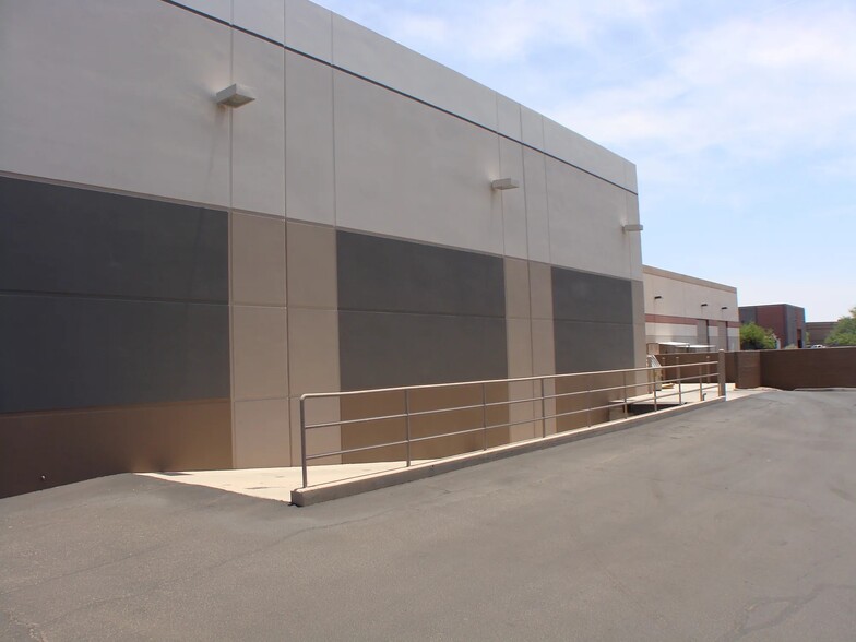 465 E Chilton Dr, Chandler, AZ for lease - Building Photo - Image 3 of 4