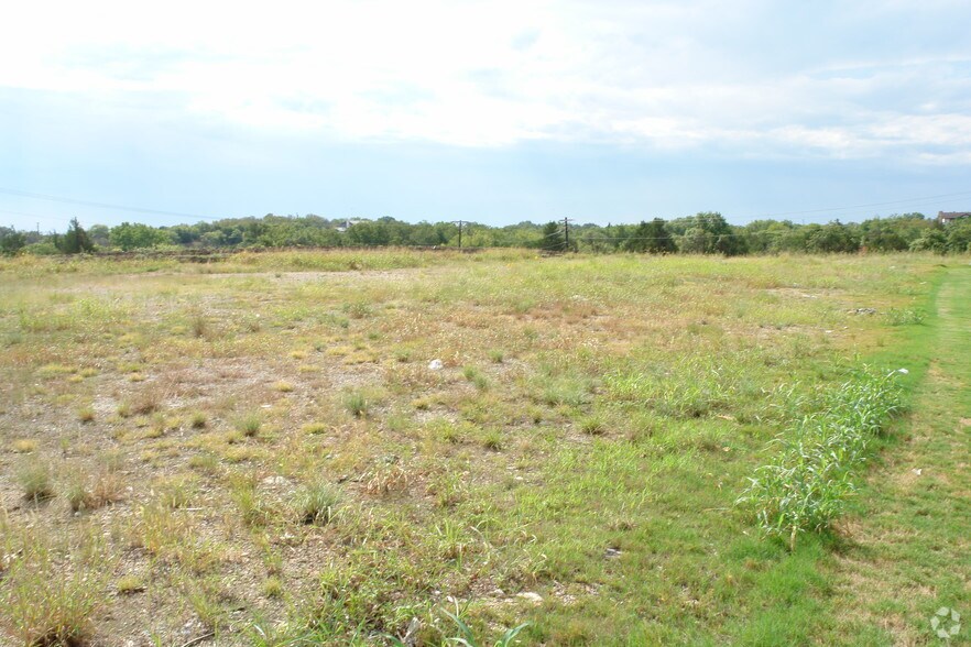 106 I-20, Weatherford, TX à louer - Photo du bâtiment - Image 2 de 3