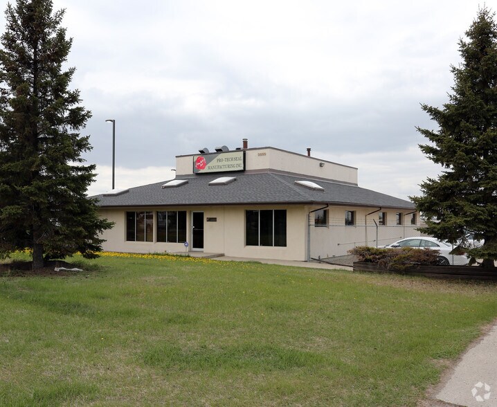 3550 97th St NW, Edmonton, AB à vendre - Photo principale - Image 1 de 1