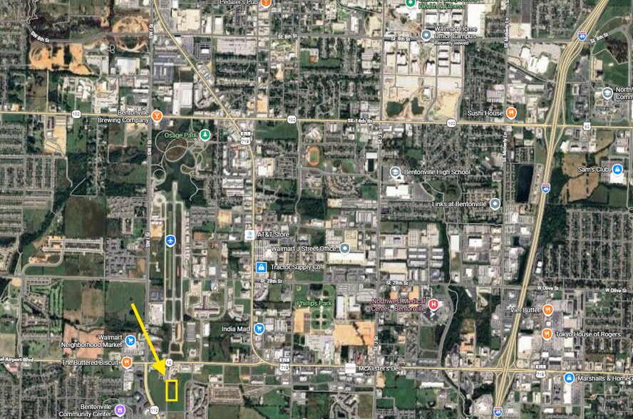 H St, Bentonville, AR à vendre - Photo du bâtiment - Image 2 de 2