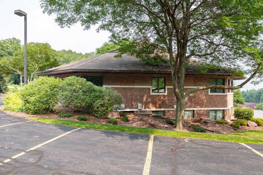 520 N 28th Ave, Wausau, WI à vendre - Photo du bâtiment - Image 3 de 54