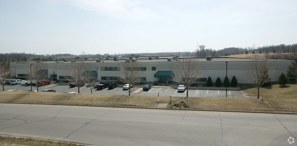 4264-4280 E Norex Dr, Chaska, MN for lease - Building Photo - Image 2 of 9