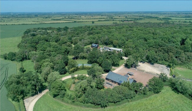 Plus de détails pour Kingswood Ln, Aylesbury - Bureau/Commerce de détail à louer