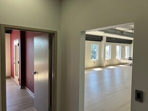 21 NJ-31, Pennington, NJ for lease Interior Photo- Image 2 of 3