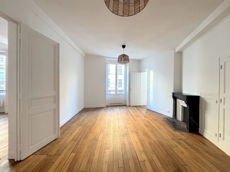 148 Rue Montmartre, Paris for lease - Building Photo - Image 3 of 5