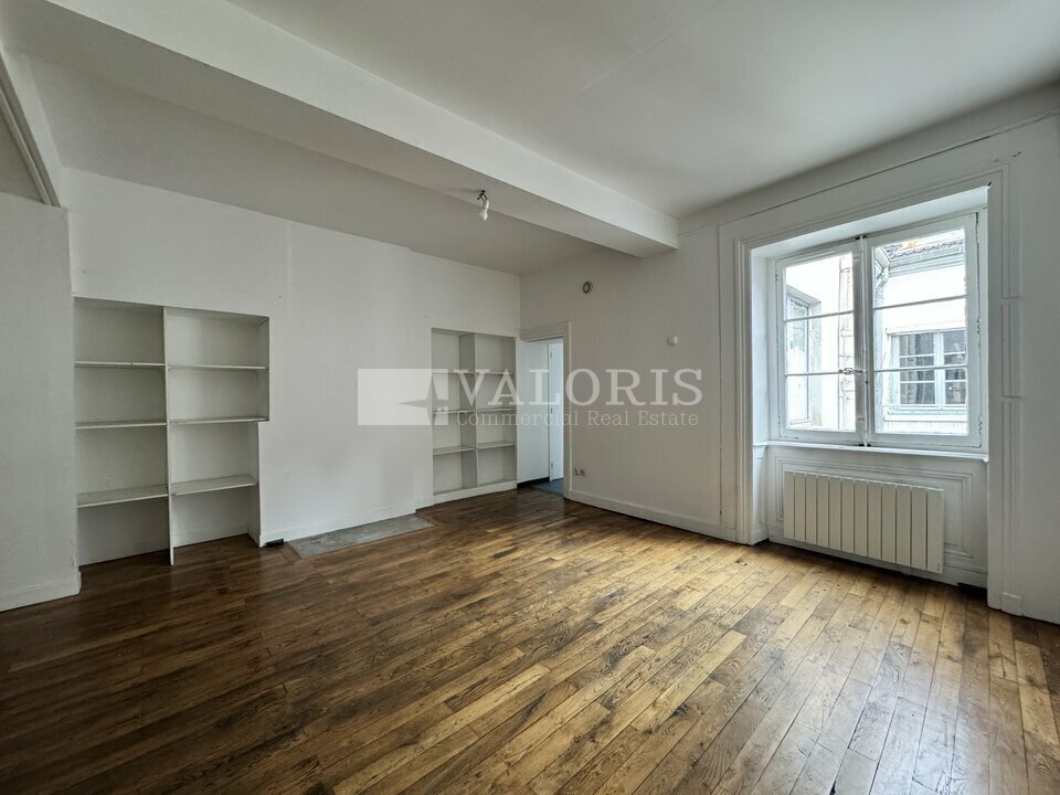 17 Rue Royale, Lyon for lease Interior Photo- Image 1 of 7