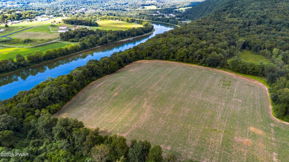 Wellwood Dr, Tunkhannock, PA à vendre - Photo du bâtiment - Image 3 de 9