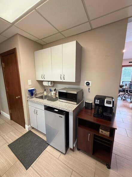 6818 Loop Rd, Dayton, OH for lease - Interior Photo - Image 3 of 4