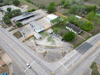 More details for 702 US Highway 77A S, Yoakum, TX - Office for Sale