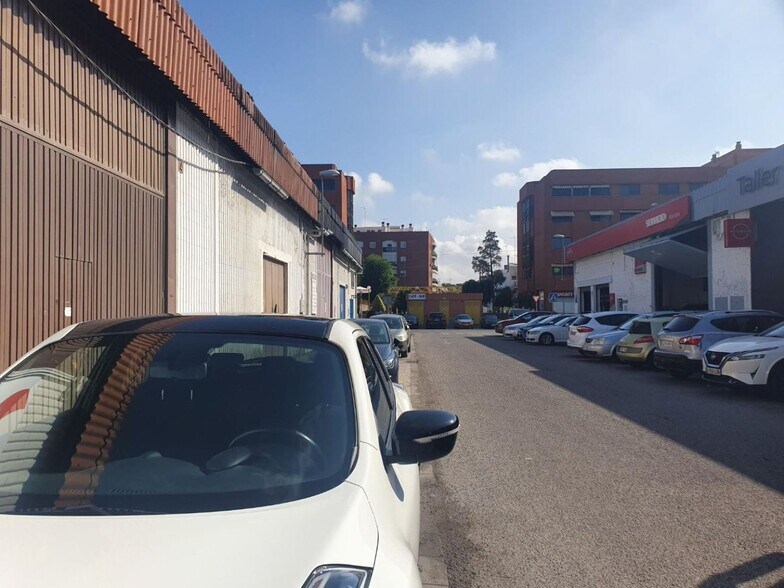 Calle B (Polígono Industrial Su Eminencia), S/N, SEVILLA, Sevilla for lease - Building Photo - Image 2 of 9