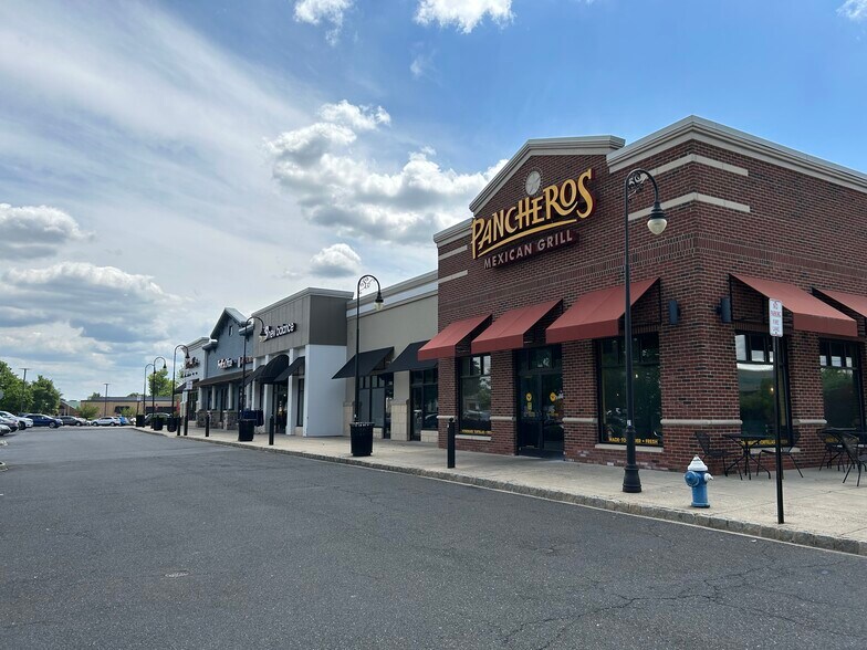 State Route 38, Mount Laurel, NJ à louer - Photo du bâtiment - Image 3 de 22